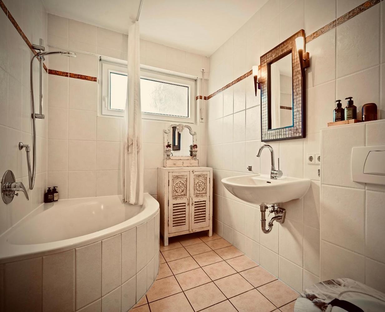 Ferienwohnung Louise 50 M Zum See Крессбронн-ам-Бодензе Екстер'єр фото